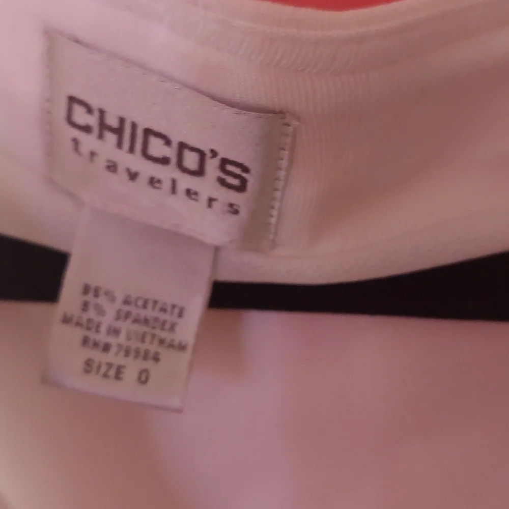Chicos - Picture 3 of 5